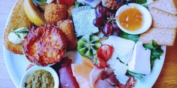 Fjordhotel i Augustenborg – Søndagsfrokost med danske og italienske lækkerier